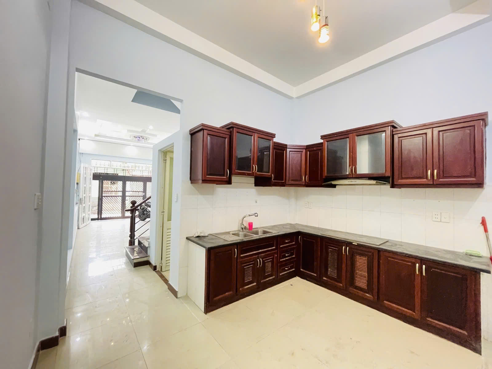 GẤP BÁN! Chỉ 5.6 tỷ TL! 54M², 4Tầng/4PN, HẺM XE HƠI, Thống Nhất Gò Vấp! - Ảnh 1